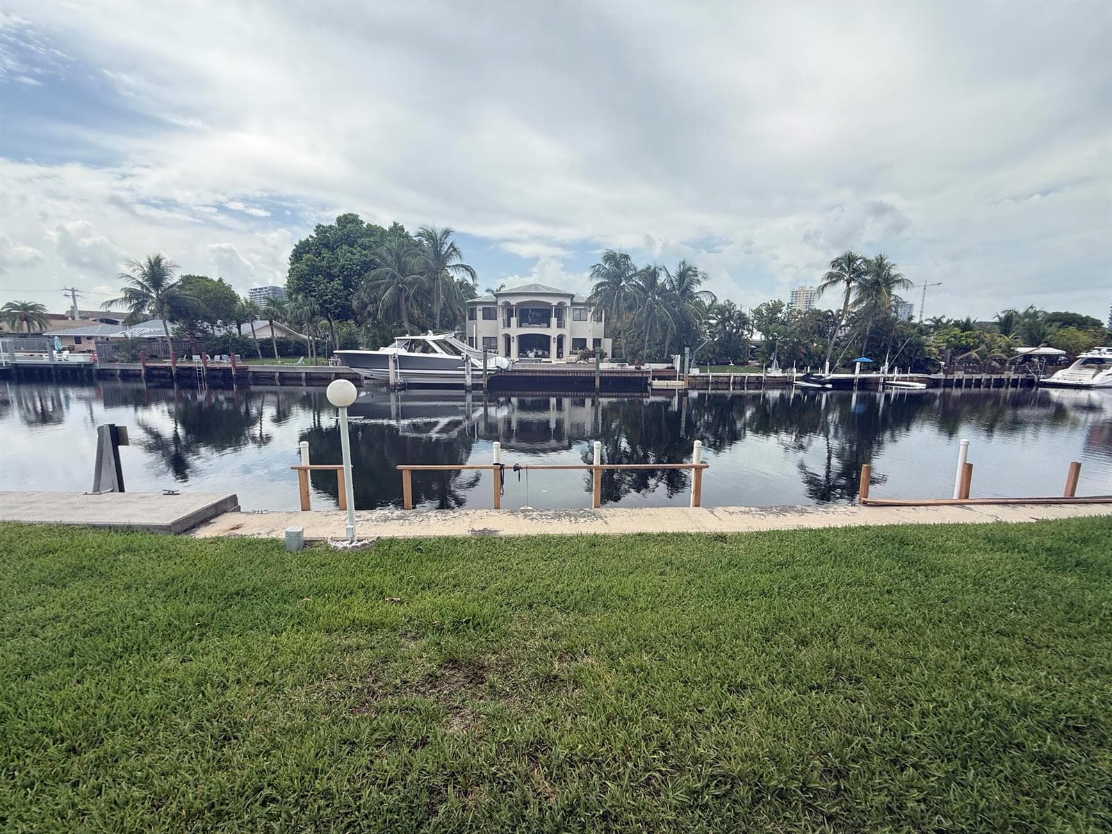 460 Paradise Isle Boulevard 101 photo 2