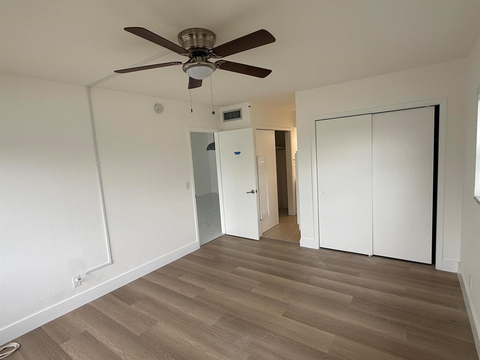 460 Paradise Isle Boulevard 101 photo 17