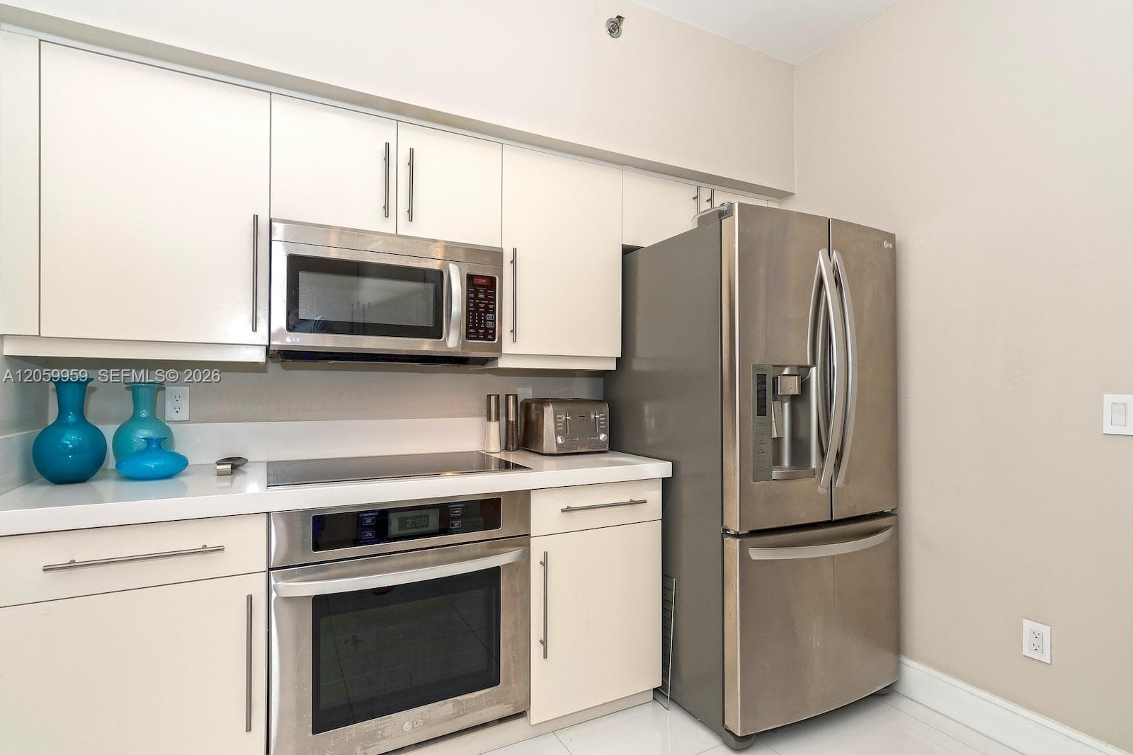 3175 NE 184th St 3104 photo 8
