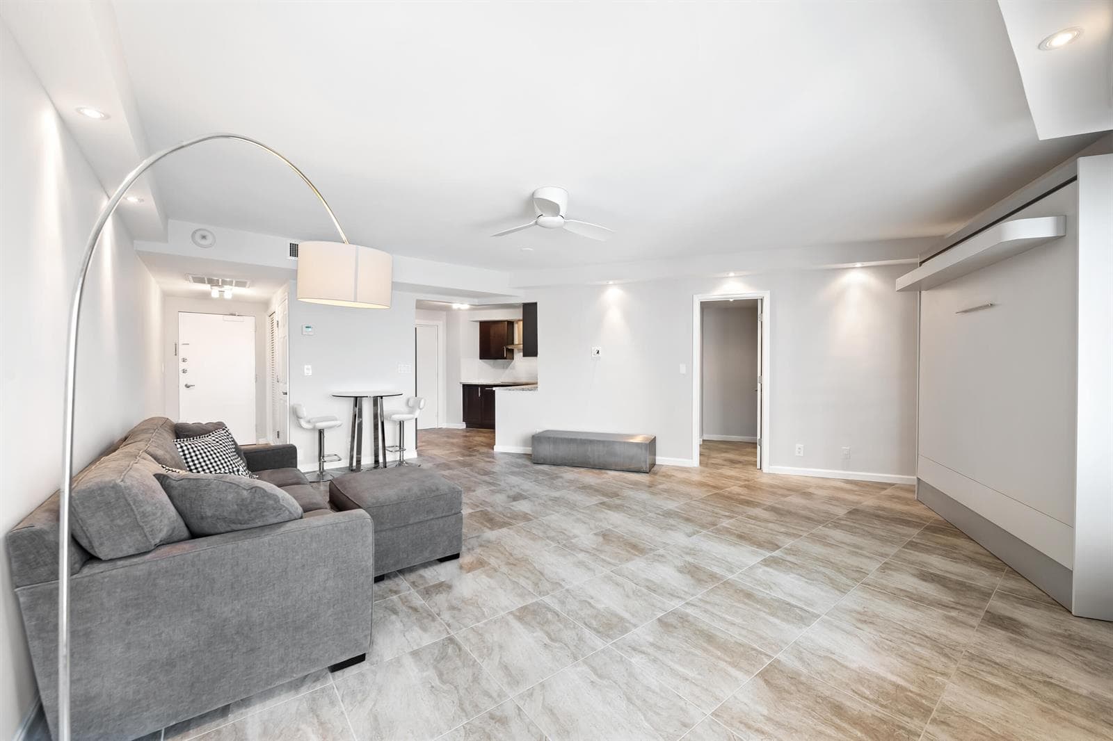 3800 GALT OCEAN Drive 1009 photo 9