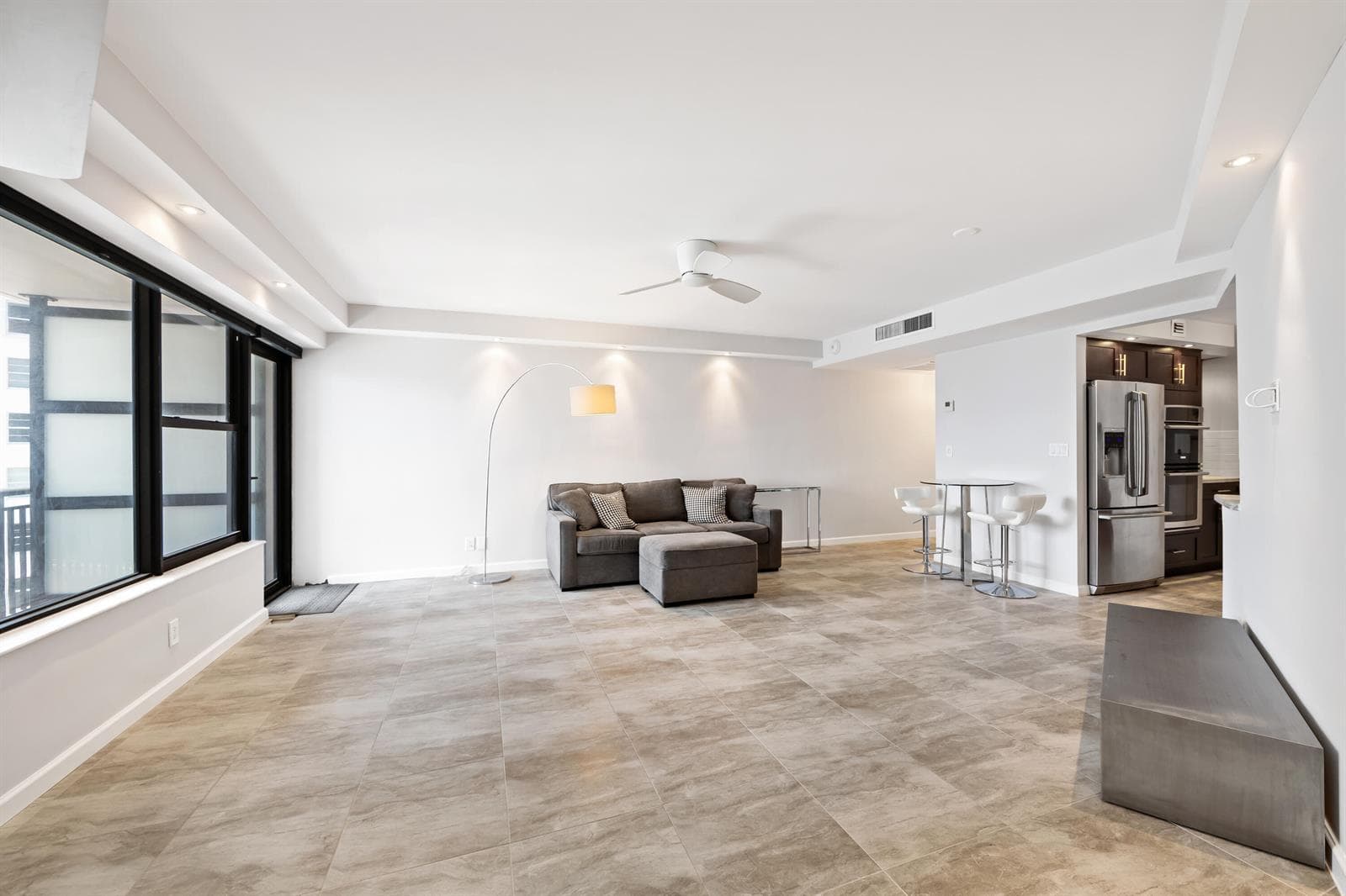 3800 GALT OCEAN Drive 1009 photo 8