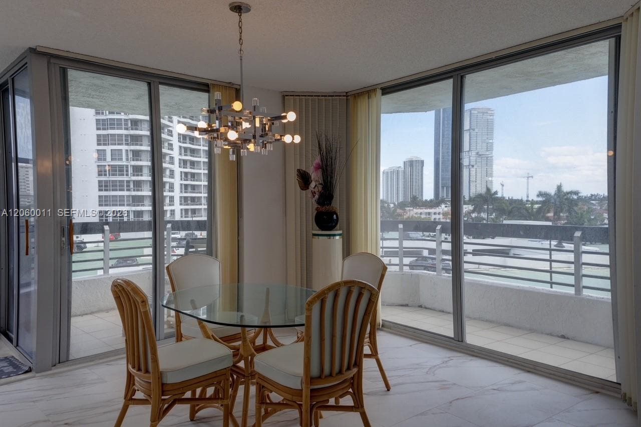 3600 Mystic Pointe Dr 613 photo 6