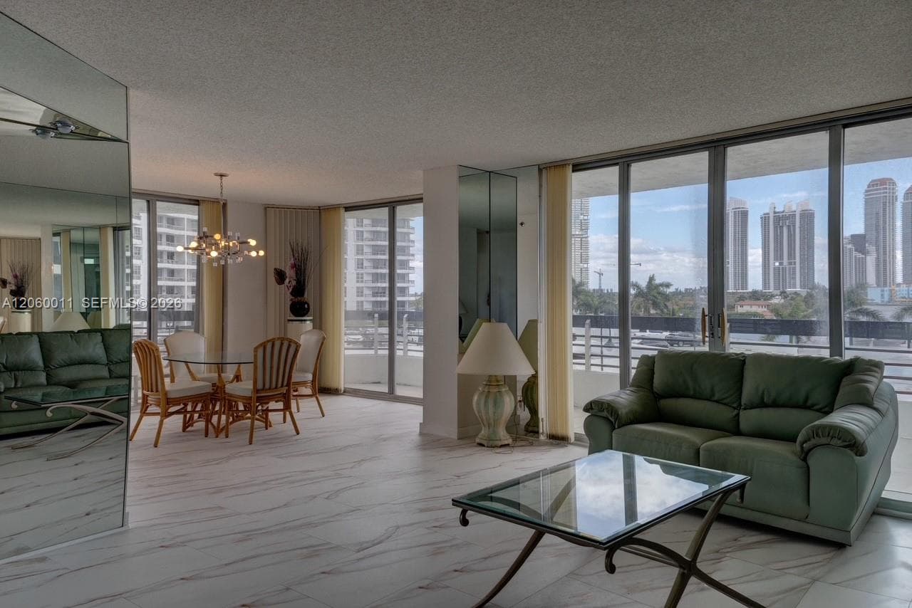3600 Mystic Pointe Dr 613 photo 1