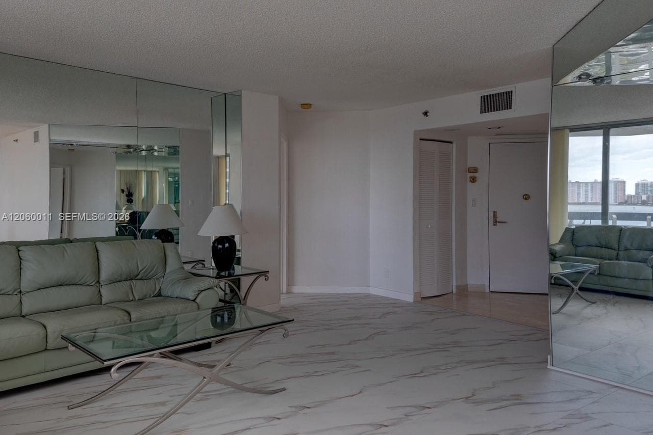 3600 Mystic Pointe Dr 613 photo 5