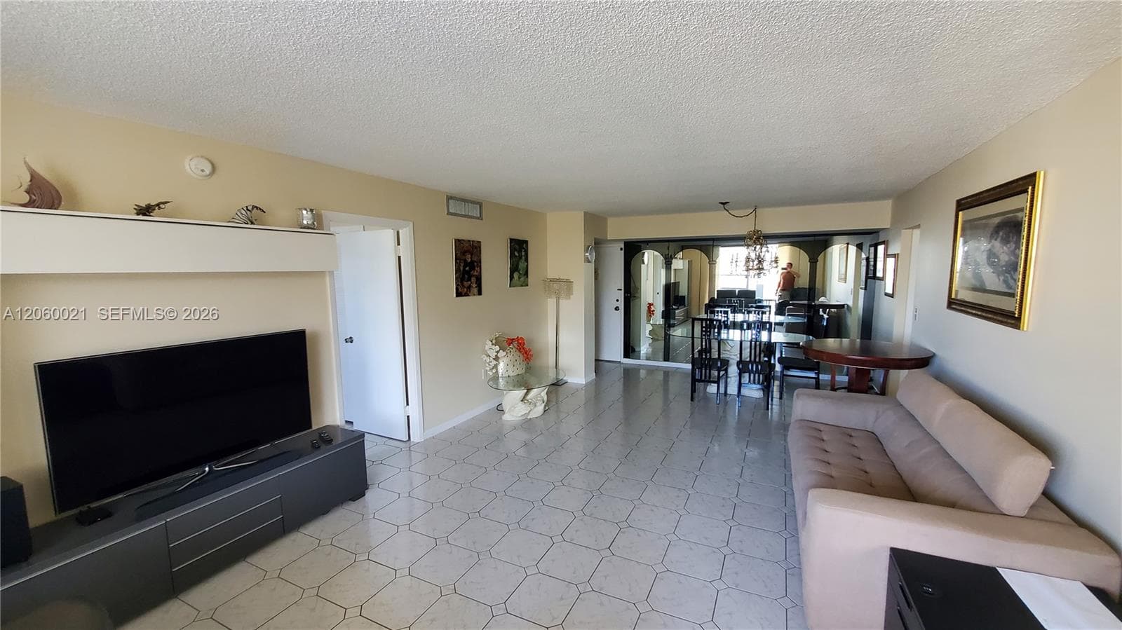 1833 S Ocean Dr 1103 photo 2