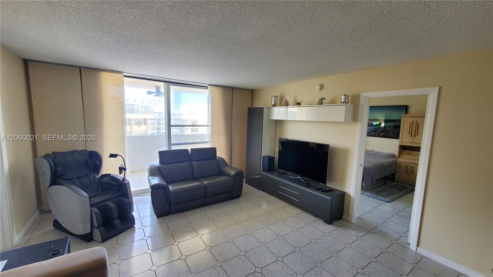 1833 S Ocean Dr 1103 photo 5