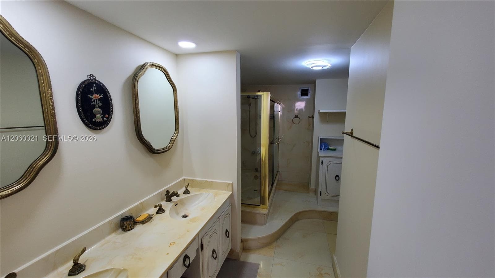 1833 S Ocean Dr 1103 photo 10