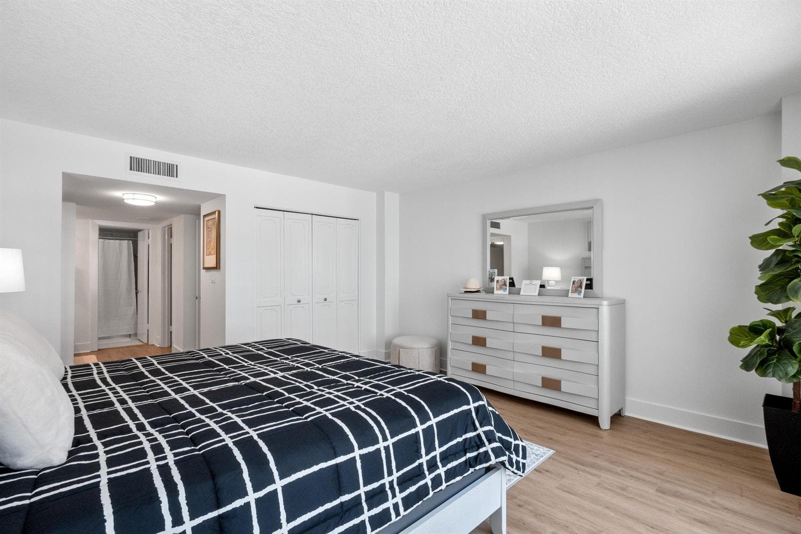 3500 Galt Ocean Drive 404 photo 12