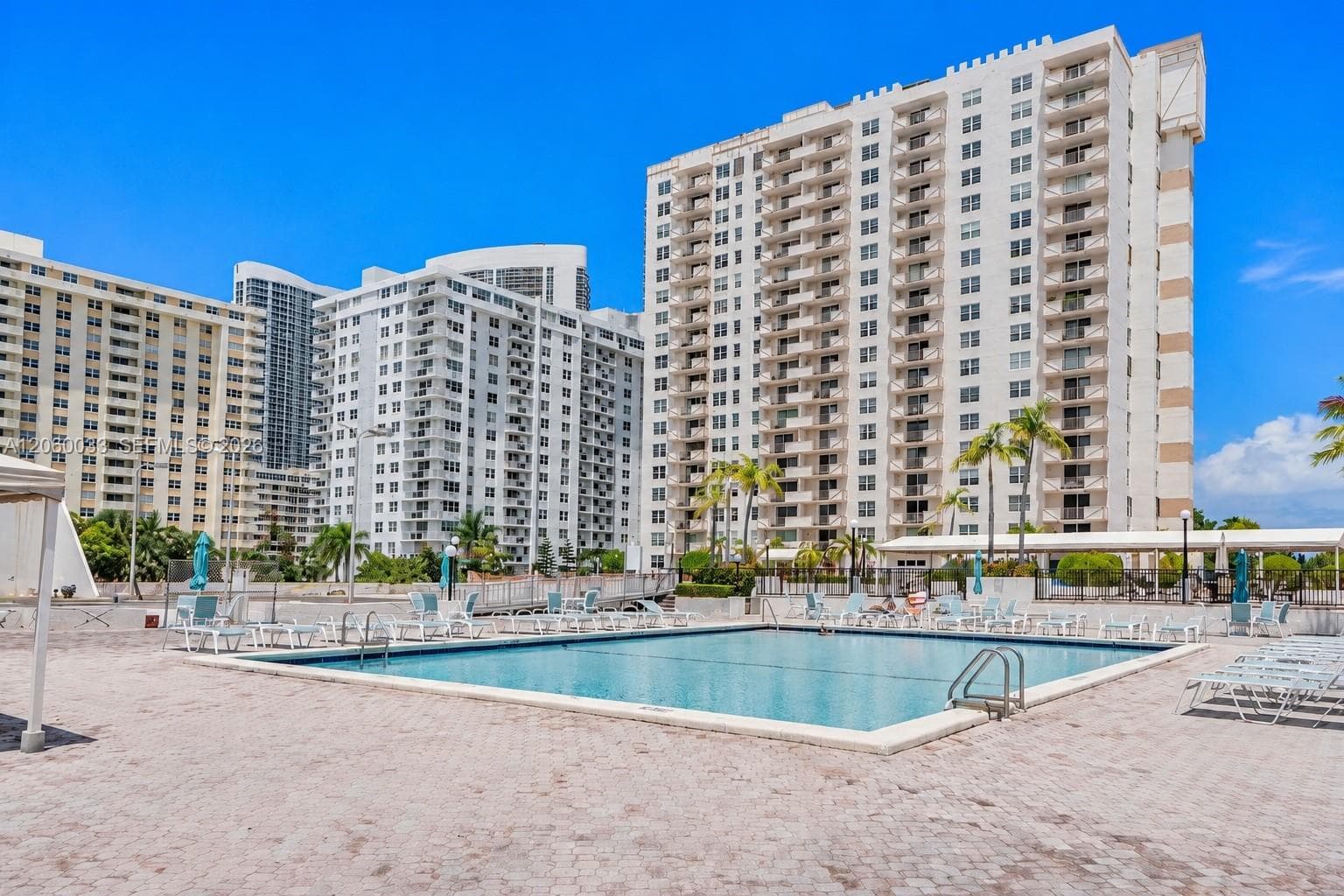 1865 S Ocean Dr 11J photo 1