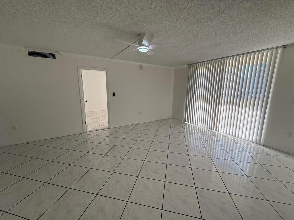 1833 S OCEAN Drive 808 photo 23