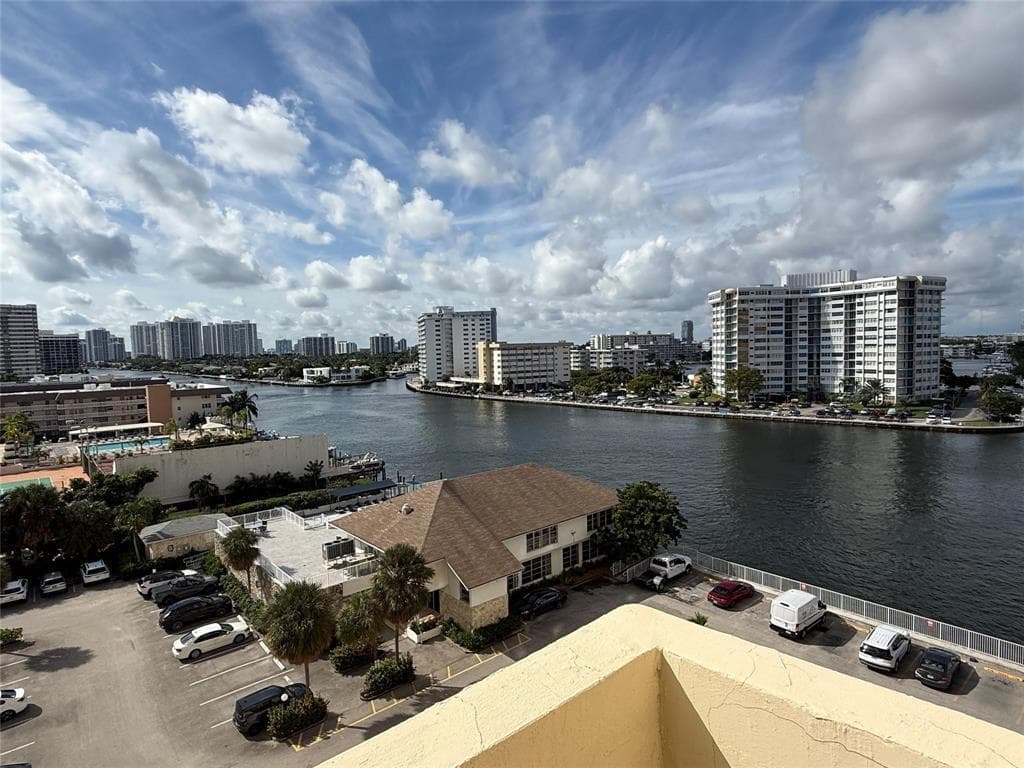1833 S OCEAN Drive 808 photo 2