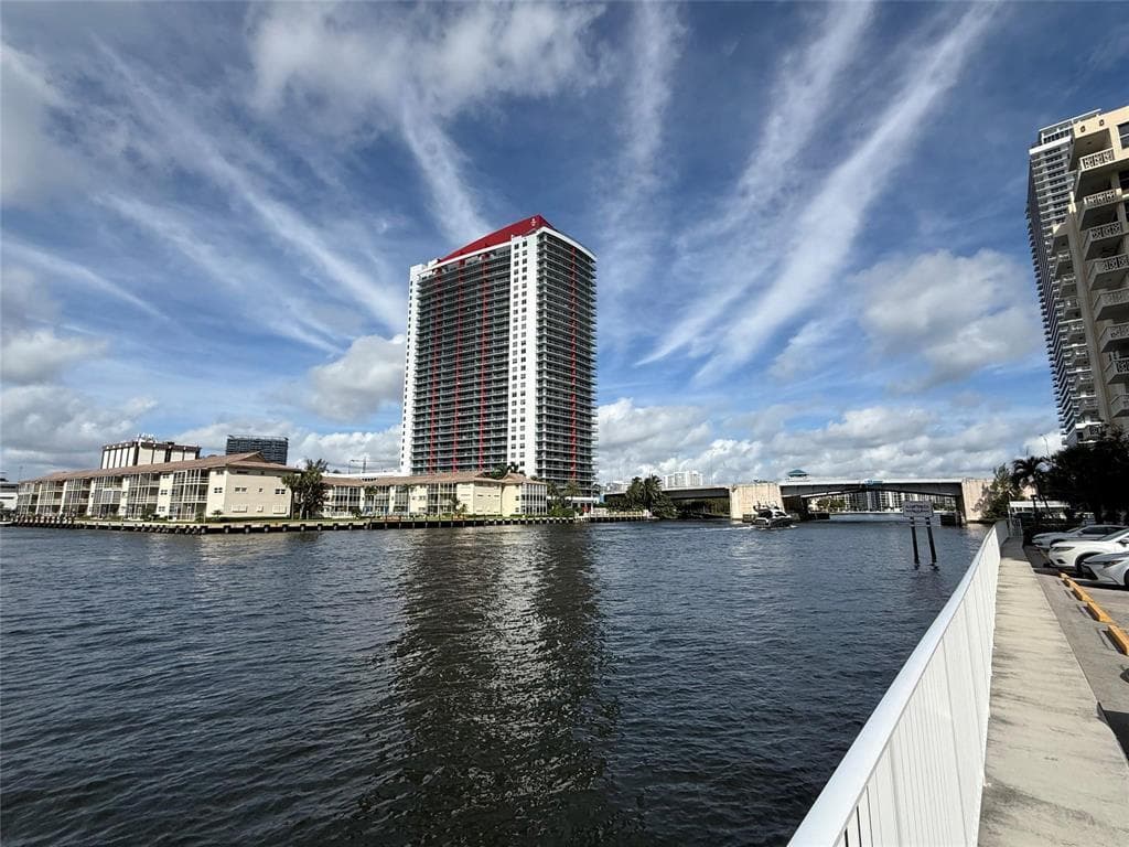 1833 S OCEAN Drive 808 photo 13