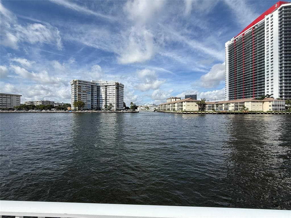1833 S OCEAN Drive 808 photo 17