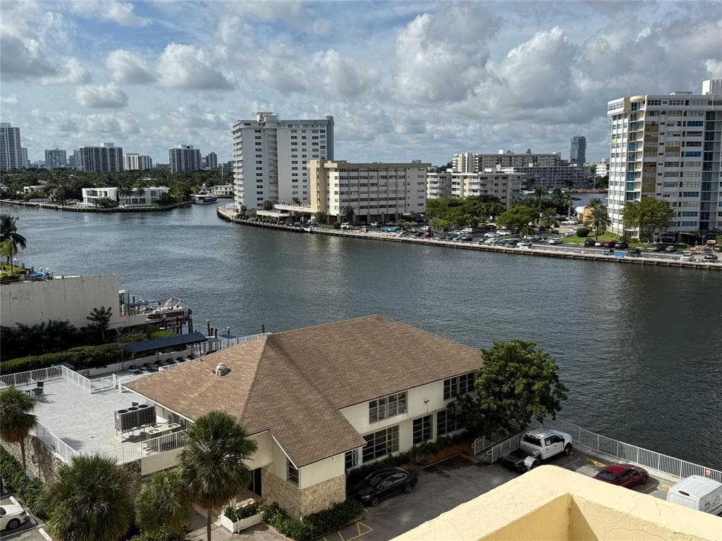 1833 S OCEAN Drive 808 photo 3