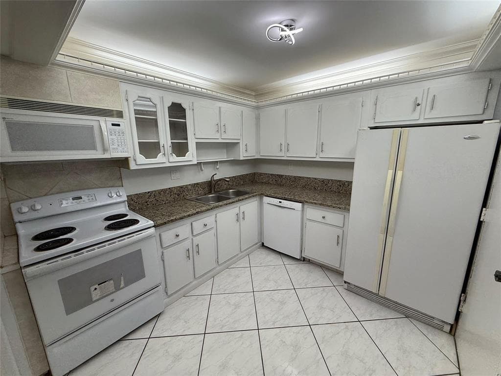1833 S OCEAN Drive 808 photo 9