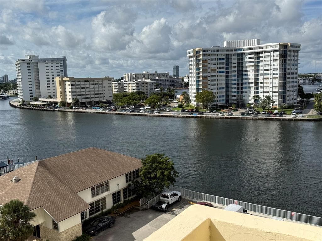 1833 S OCEAN Drive 808 photo 24