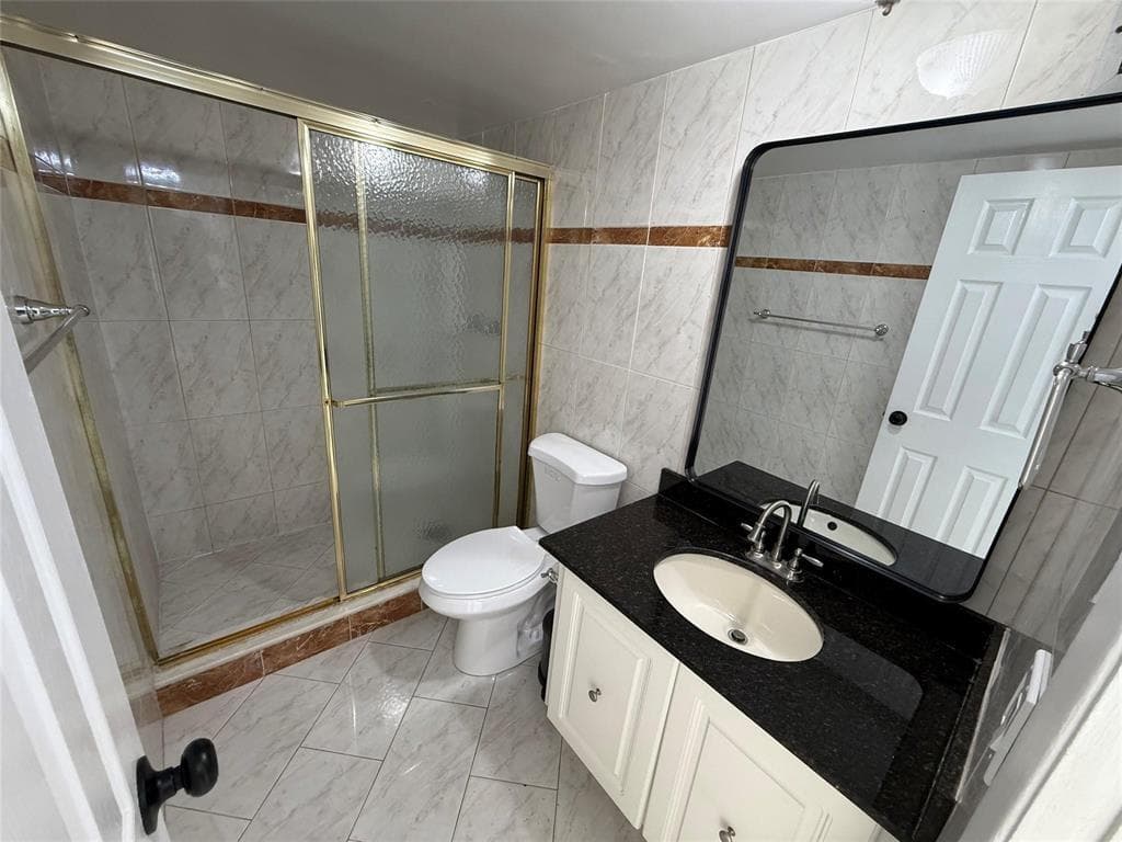 1833 S OCEAN Drive 808 photo 10