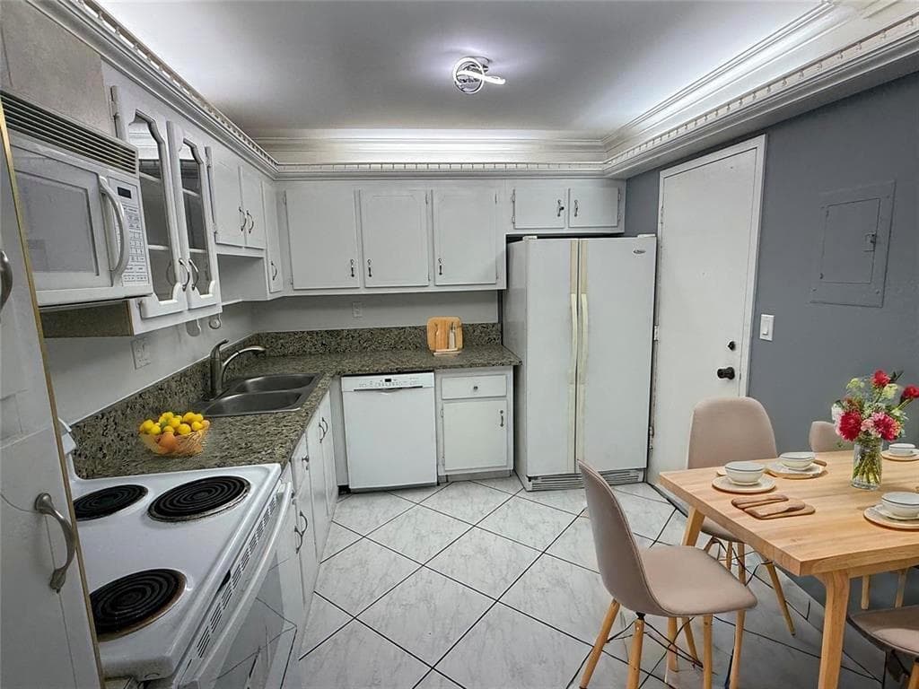1833 S OCEAN Drive 808 photo 8