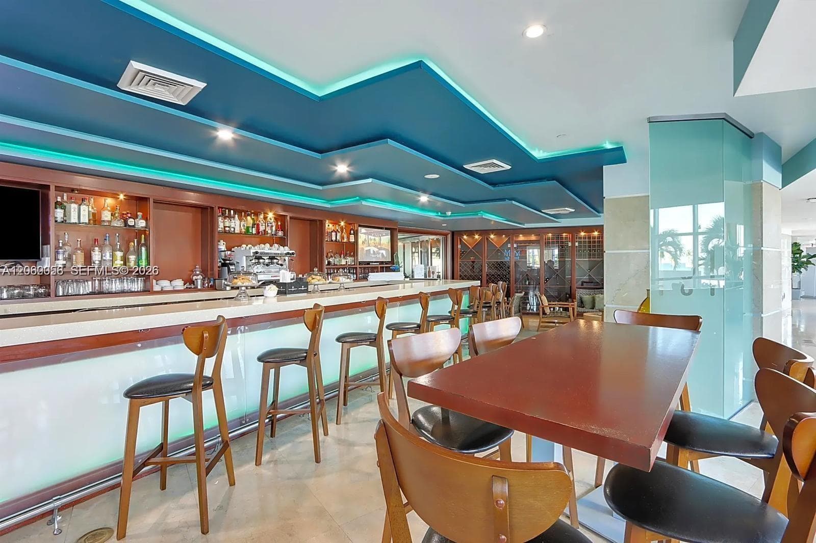 18683 Collins Ave 2006 photo 24