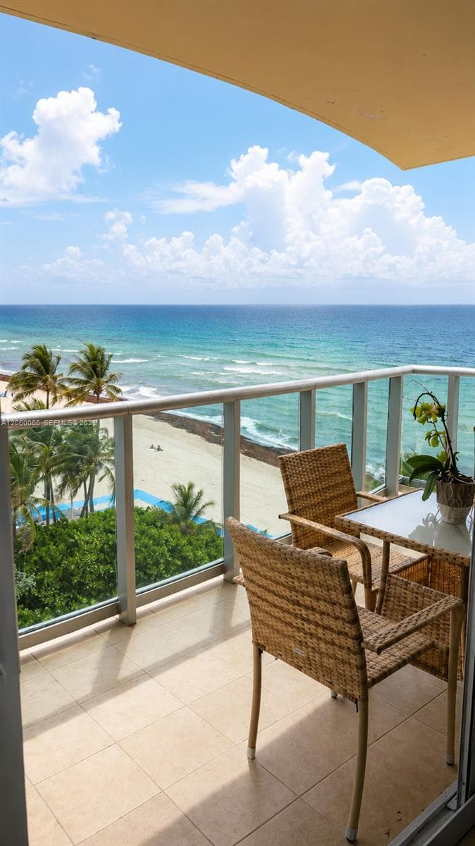 2501 S Ocean Dr 610 photo 4