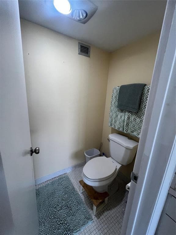 1237 S HILLSBORO MILE N 601 photo 10