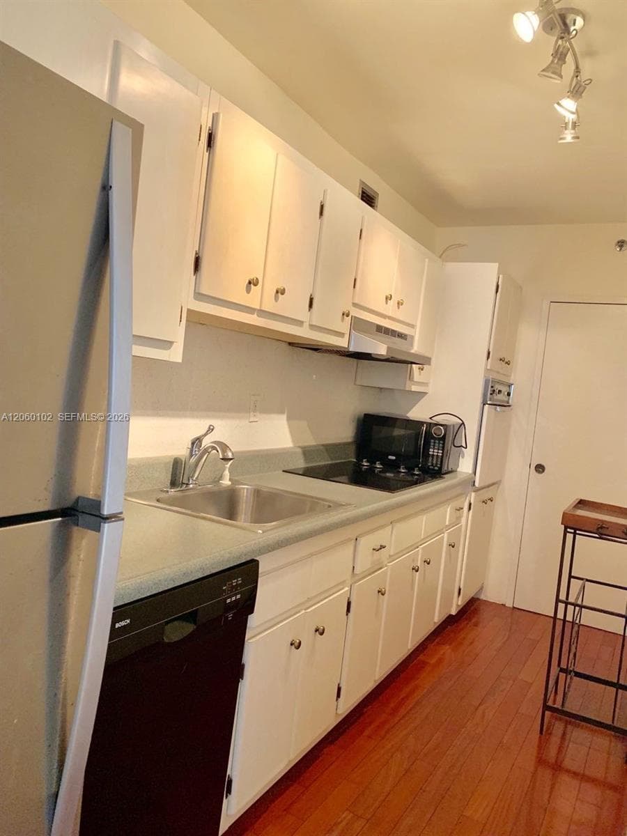 100 Lincoln Rd 427 photo 4