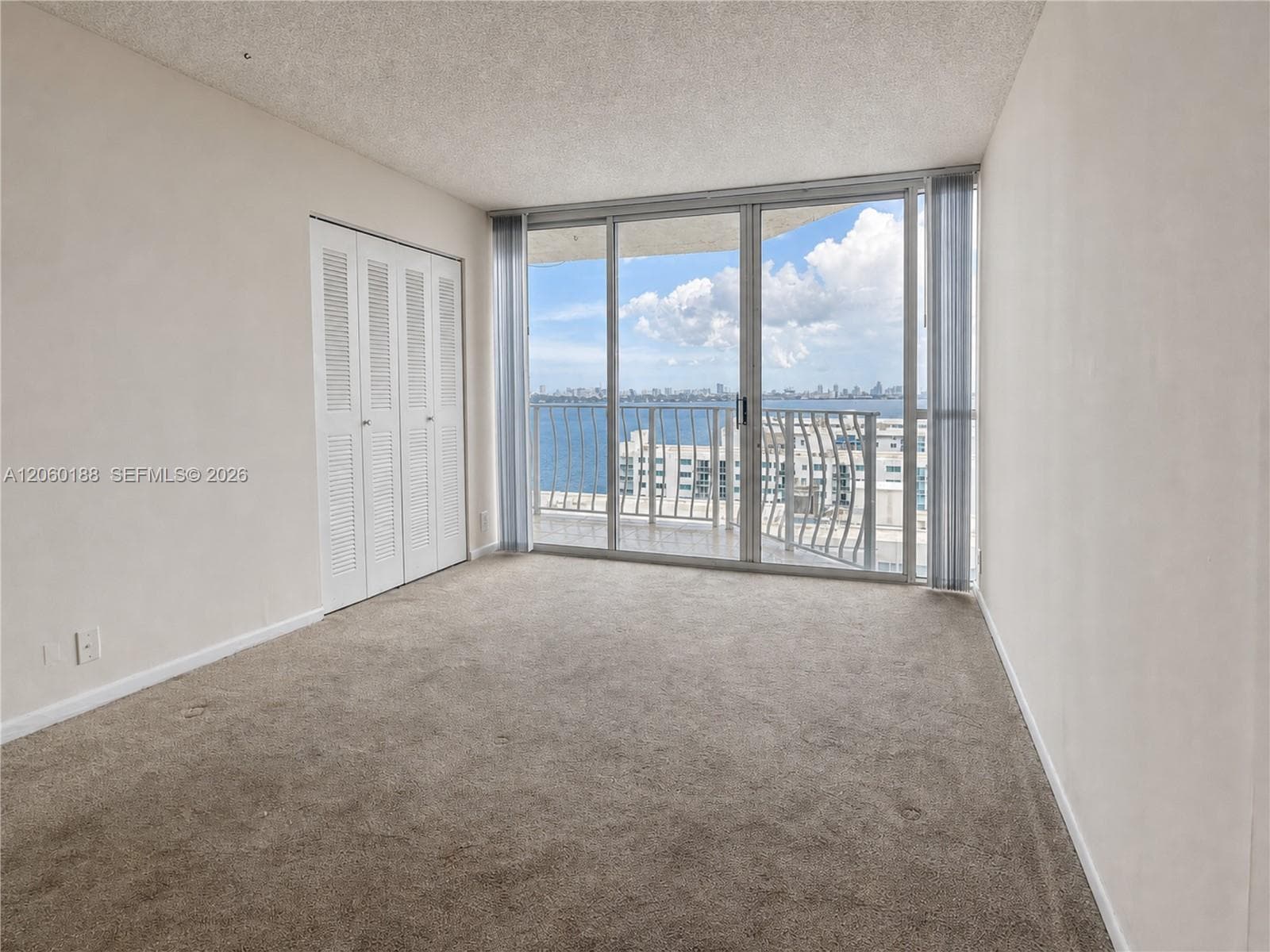 7601 E Treasure Dr 1807 photo 11