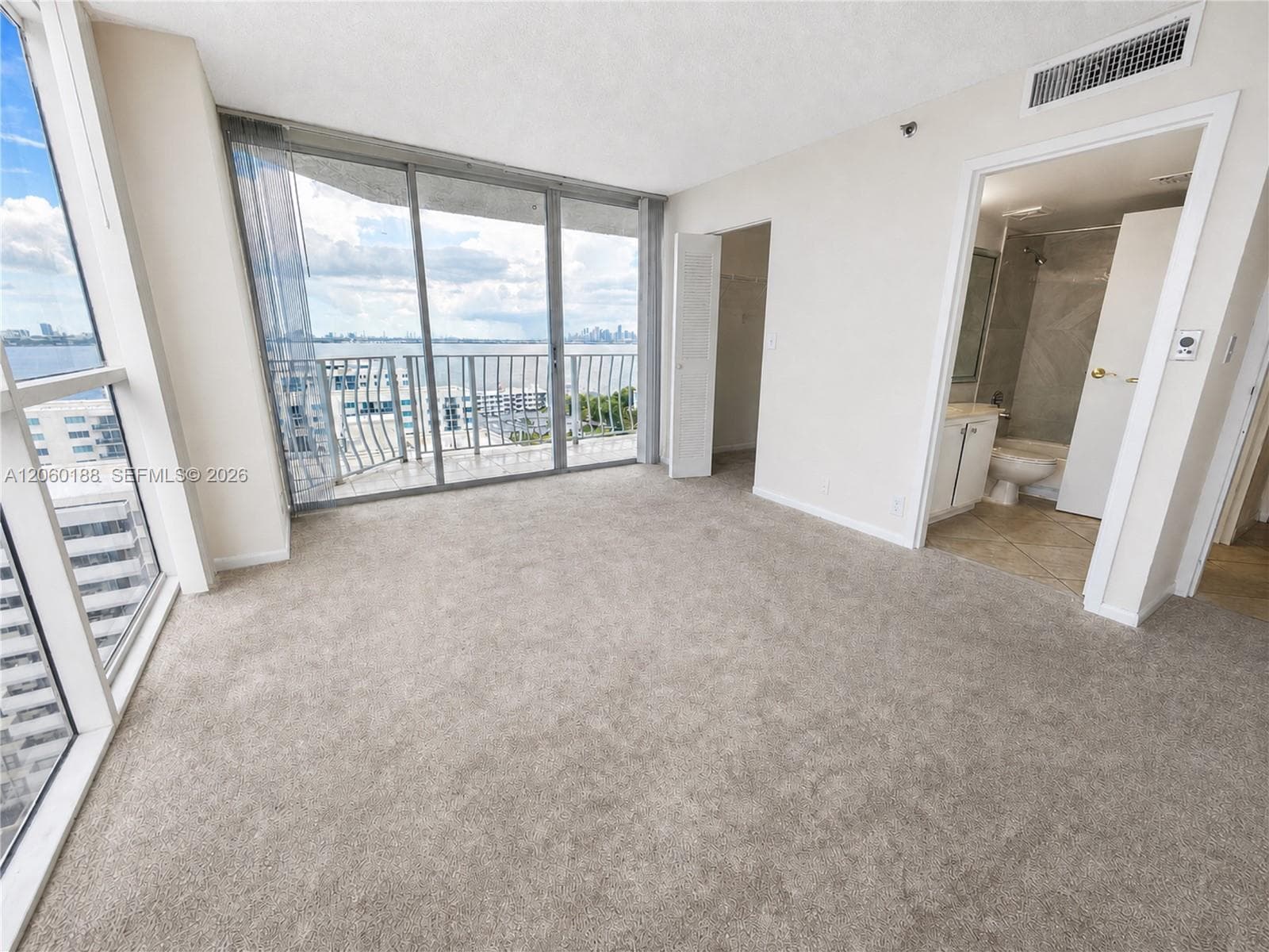 7601 E Treasure Dr 1807 photo 8