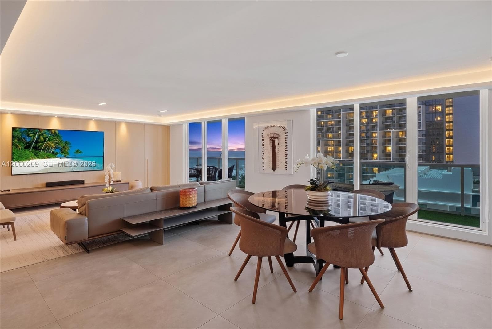 2301 Collins Ave 1004 photo 4