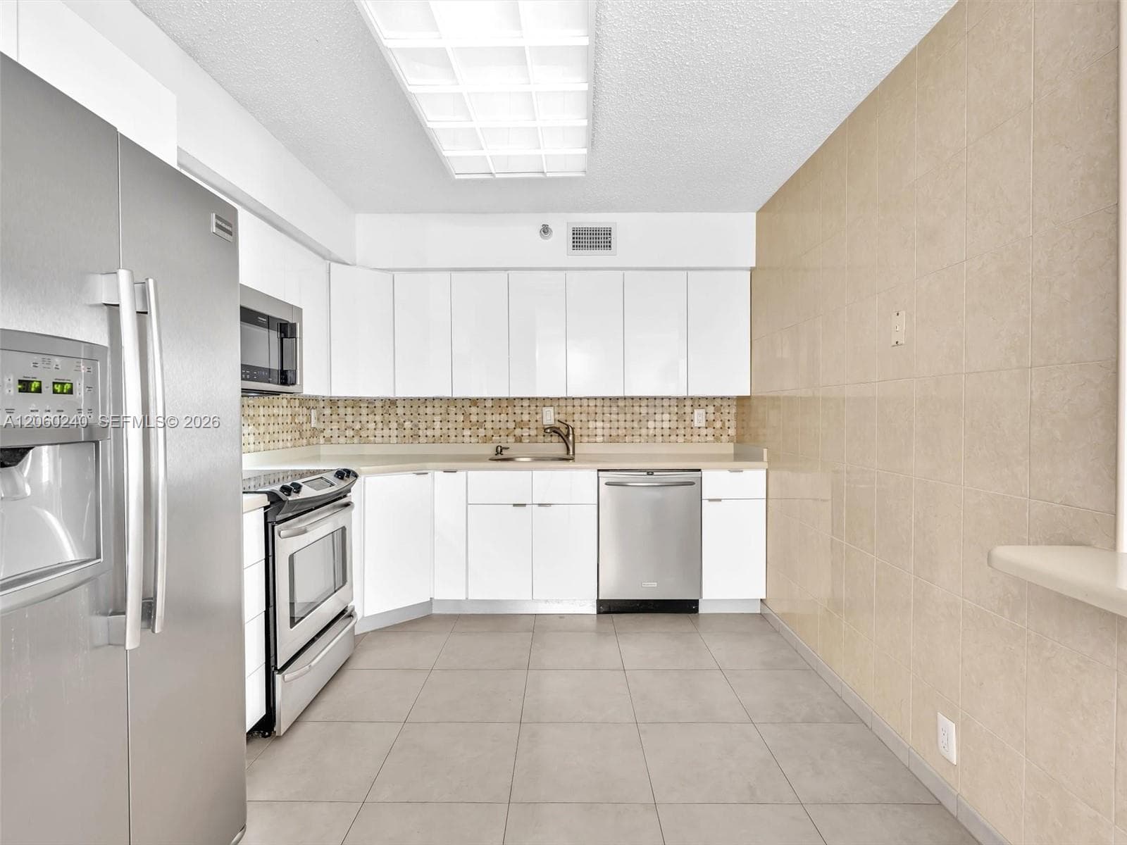 3530 Mystic Pointe Dr 1004 photo 9