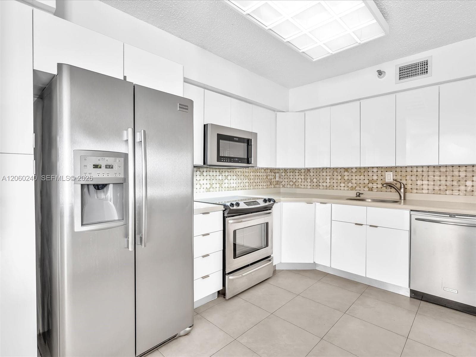 3530 Mystic Pointe Dr 1004 photo 10