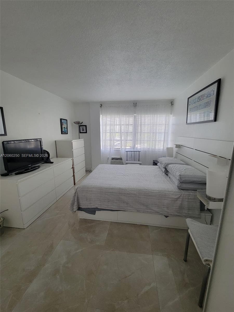 220 Kings Point Dr 606 photo 9
