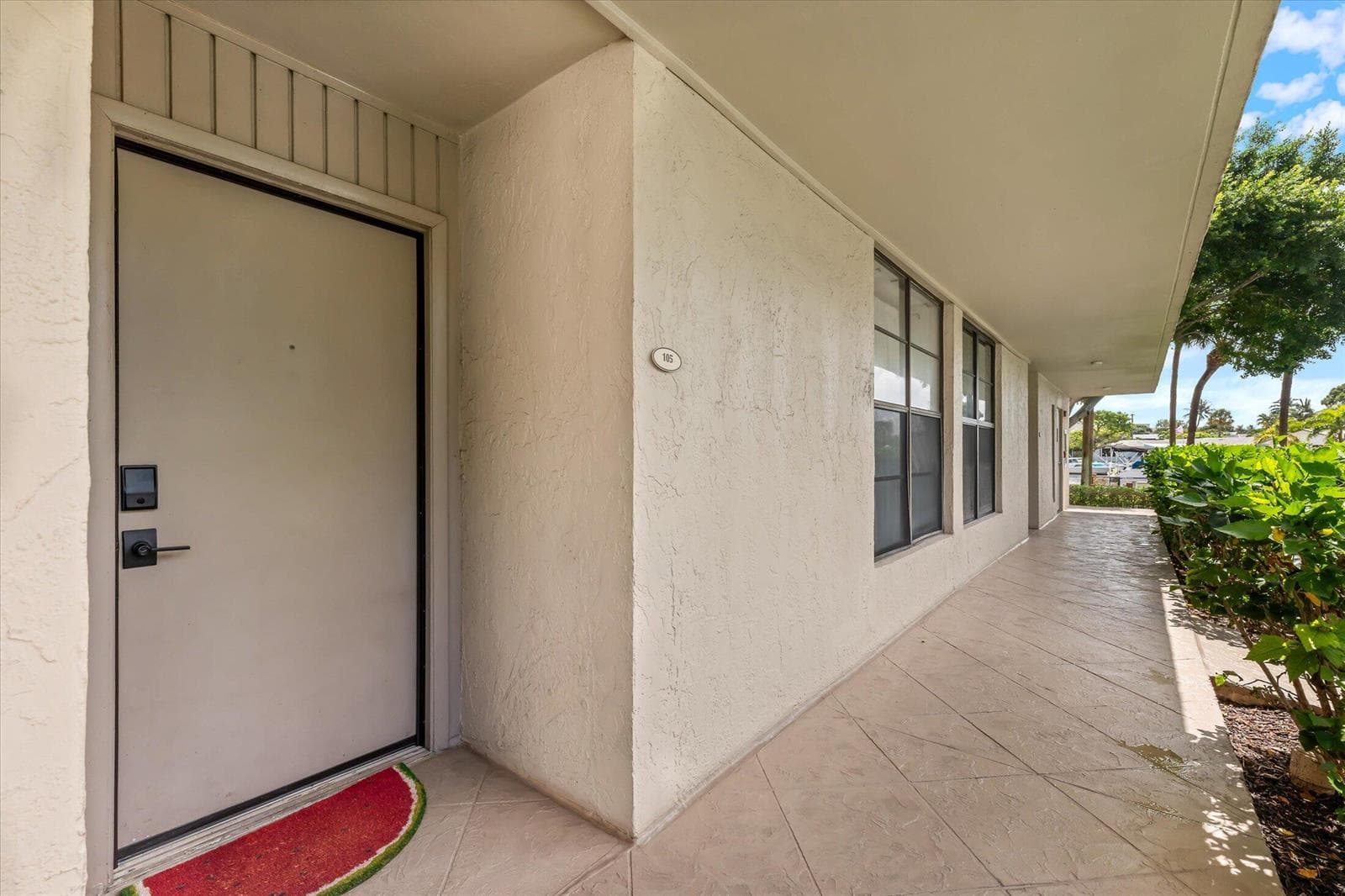 21 ROYAL PALM Way 1050 photo 2