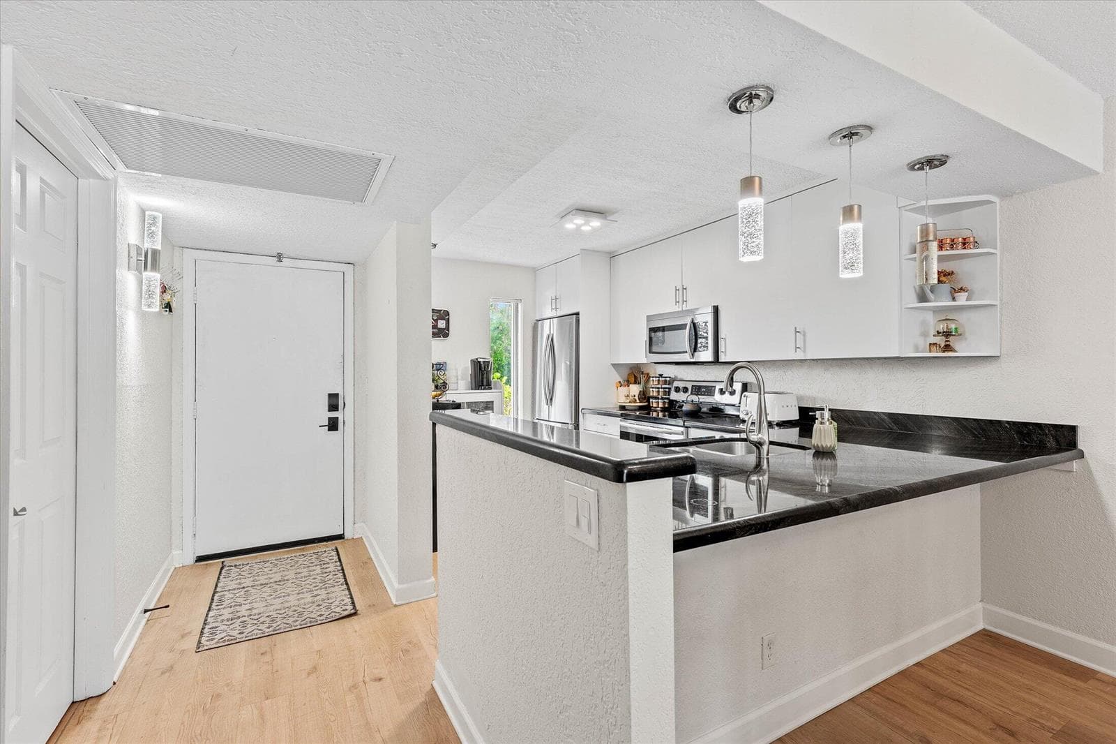 21 ROYAL PALM Way 1050 photo 3