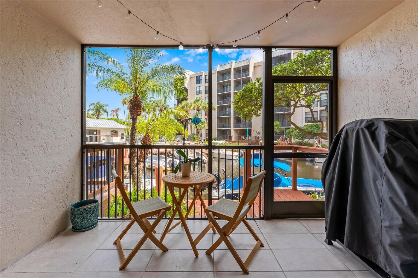 21 ROYAL PALM Way 1050 photo 19
