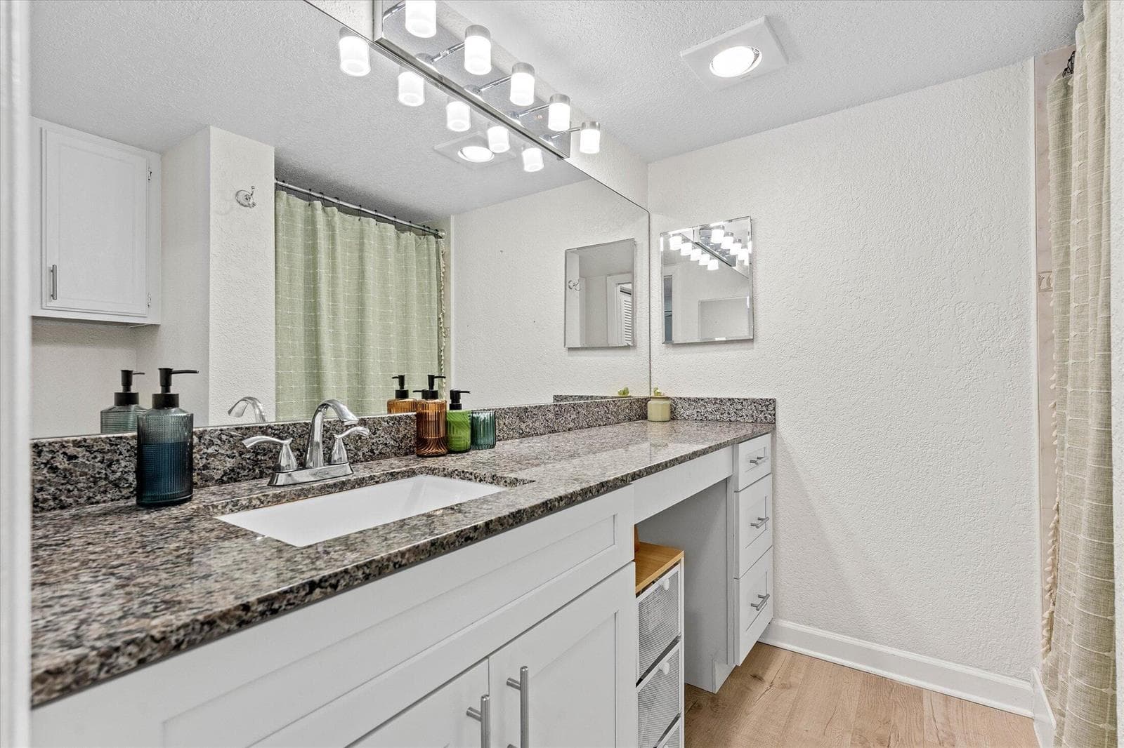 21 ROYAL PALM Way 1050 photo 15