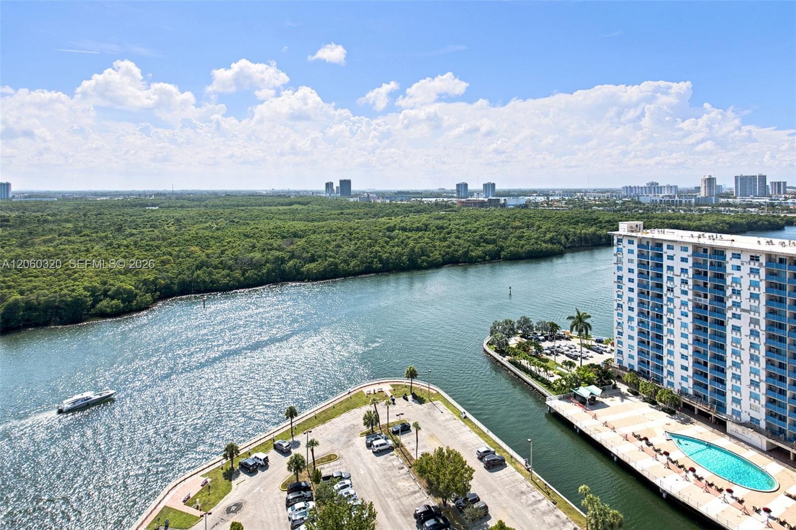 500 Bayview Dr 2121 photo 2