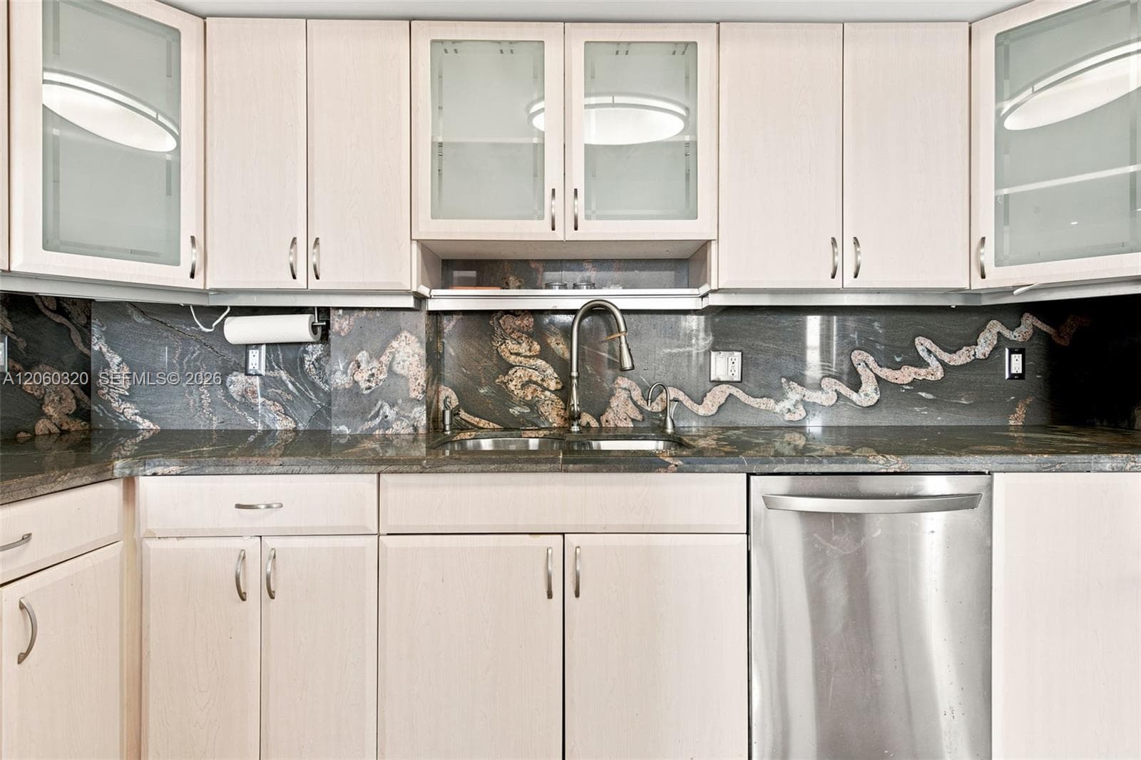 500 Bayview Dr 2121 photo 8