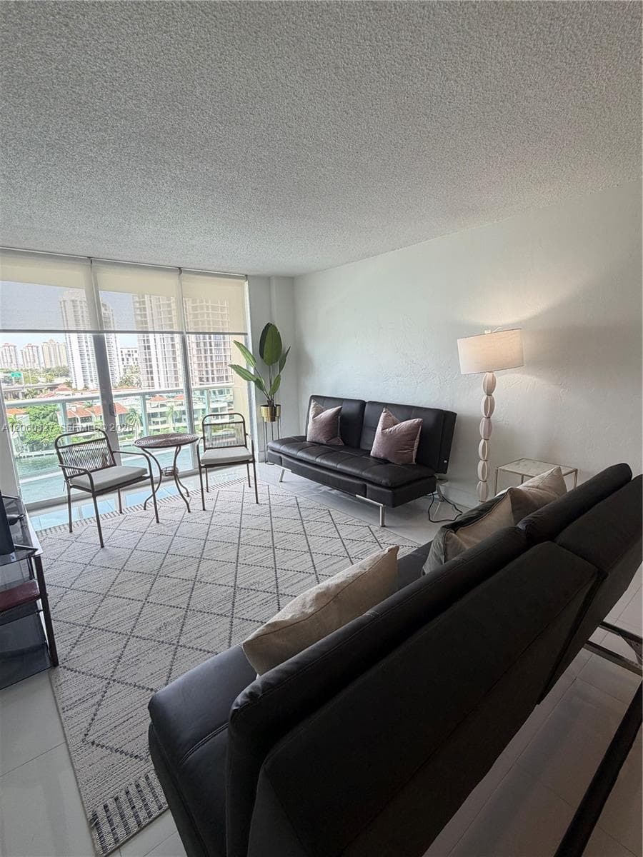 19390 Collins Ave 1007 photo 7