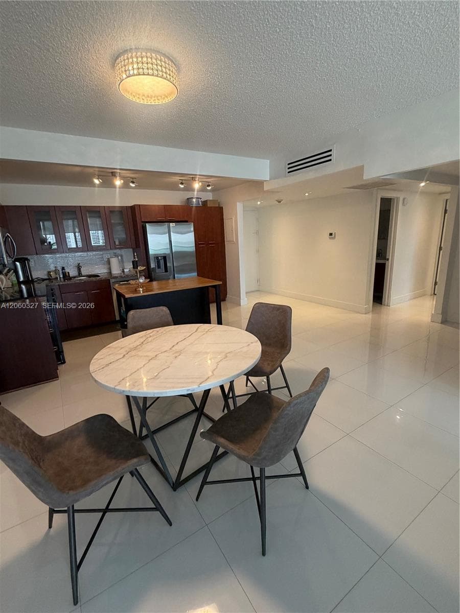 19390 Collins Ave 1007 photo 3