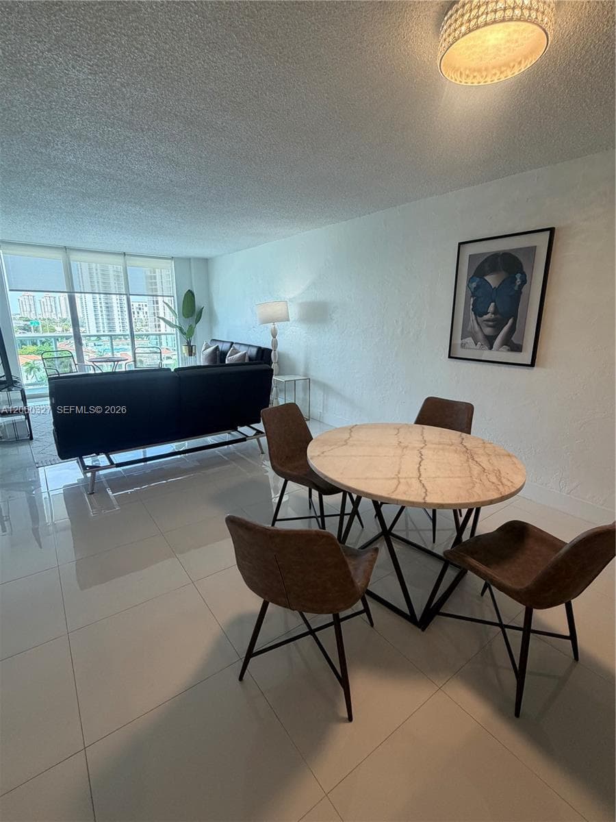 19390 Collins Ave 1007 photo 4