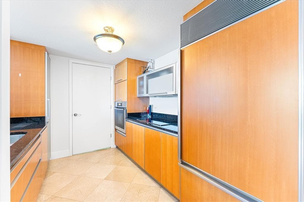 17201 COLLINS Avenue 805 photo 10