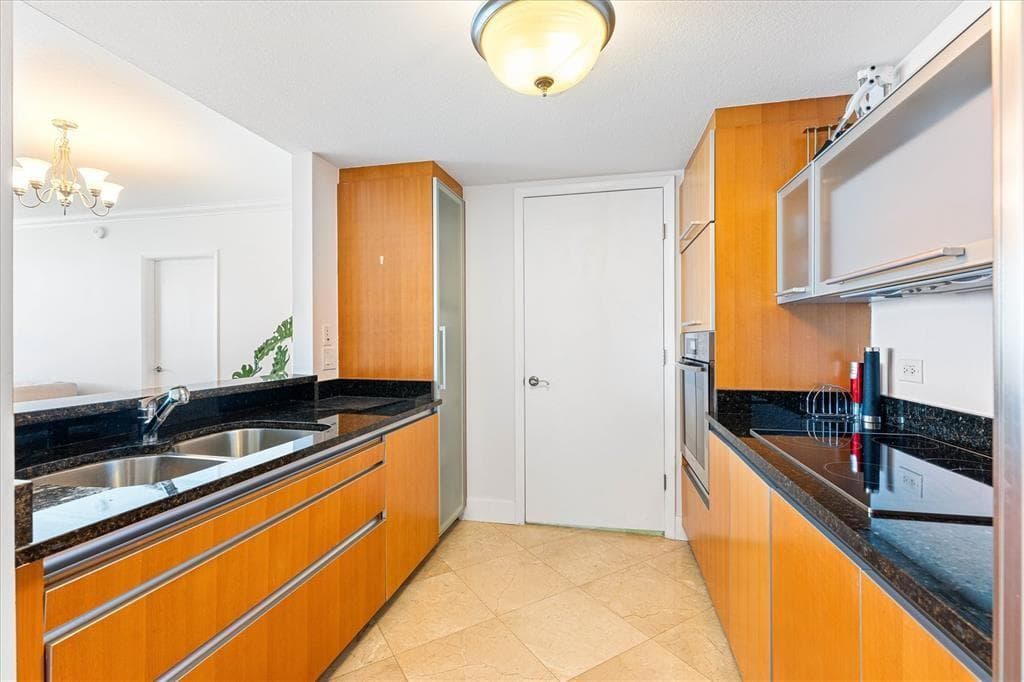 17201 COLLINS Avenue 805 photo 8