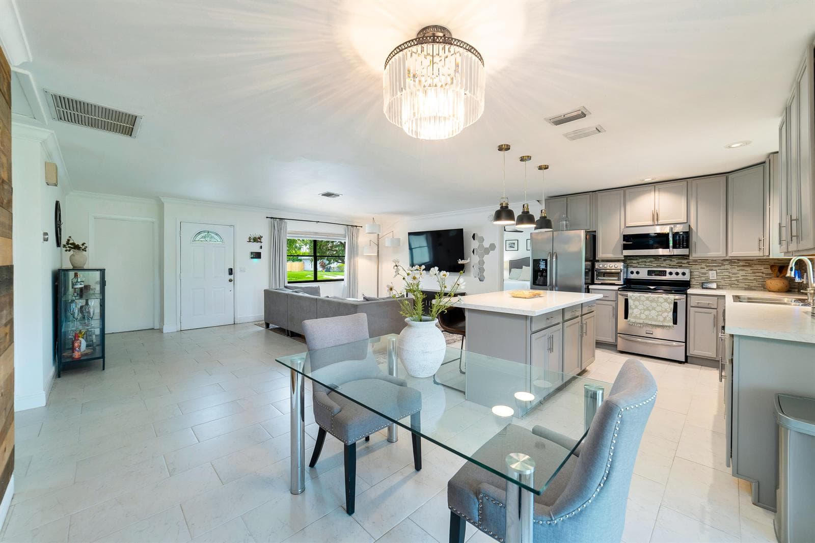 110 W Mango Road photo 12