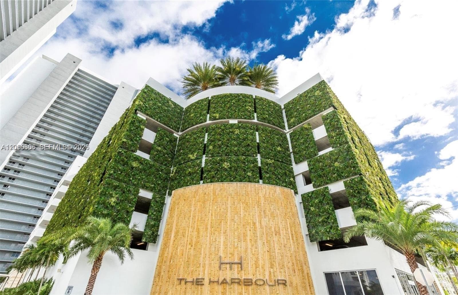 16385 Biscayne Blvd 1818 photo 3
