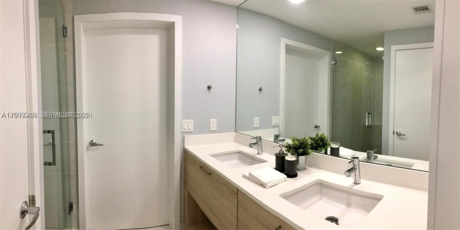 16385 Biscayne Blvd 1818 photo 18