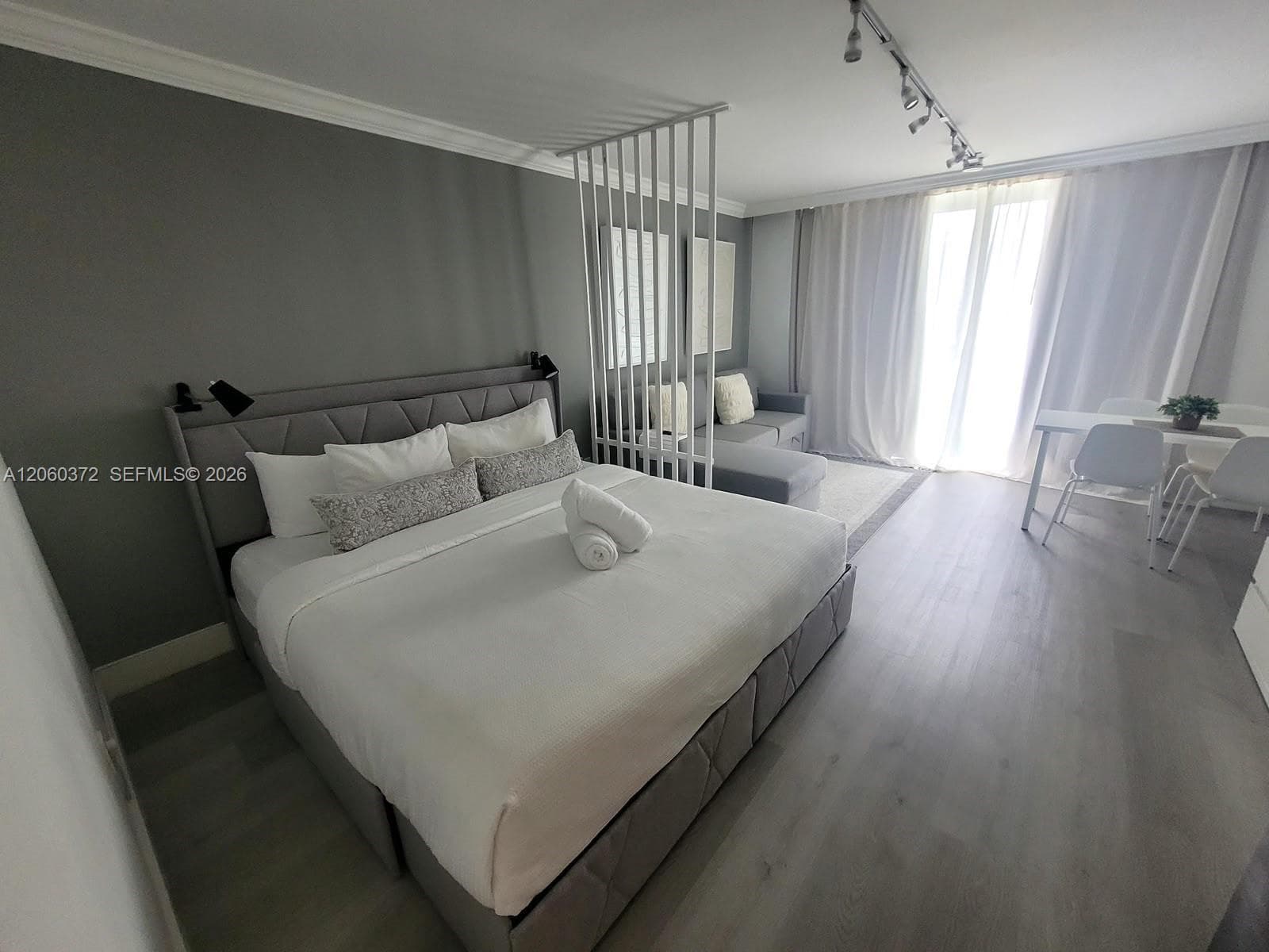 19201 Collins Ave 632 photo 4