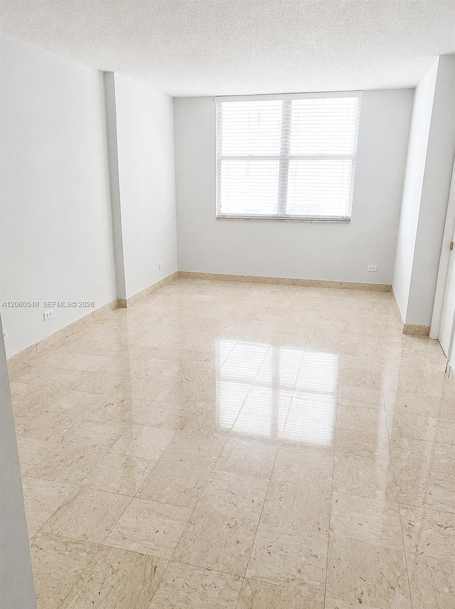 6039 Collins Ave 516 photo 5