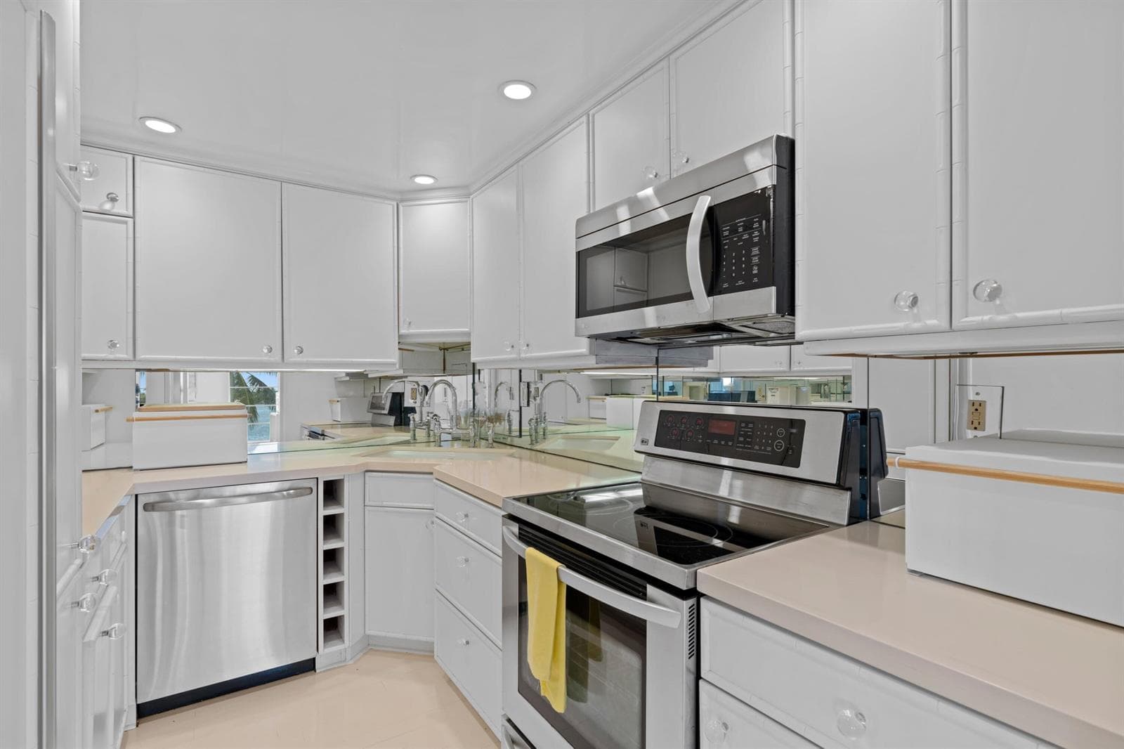 2800 N FLAGLER Drive 404 photo 17