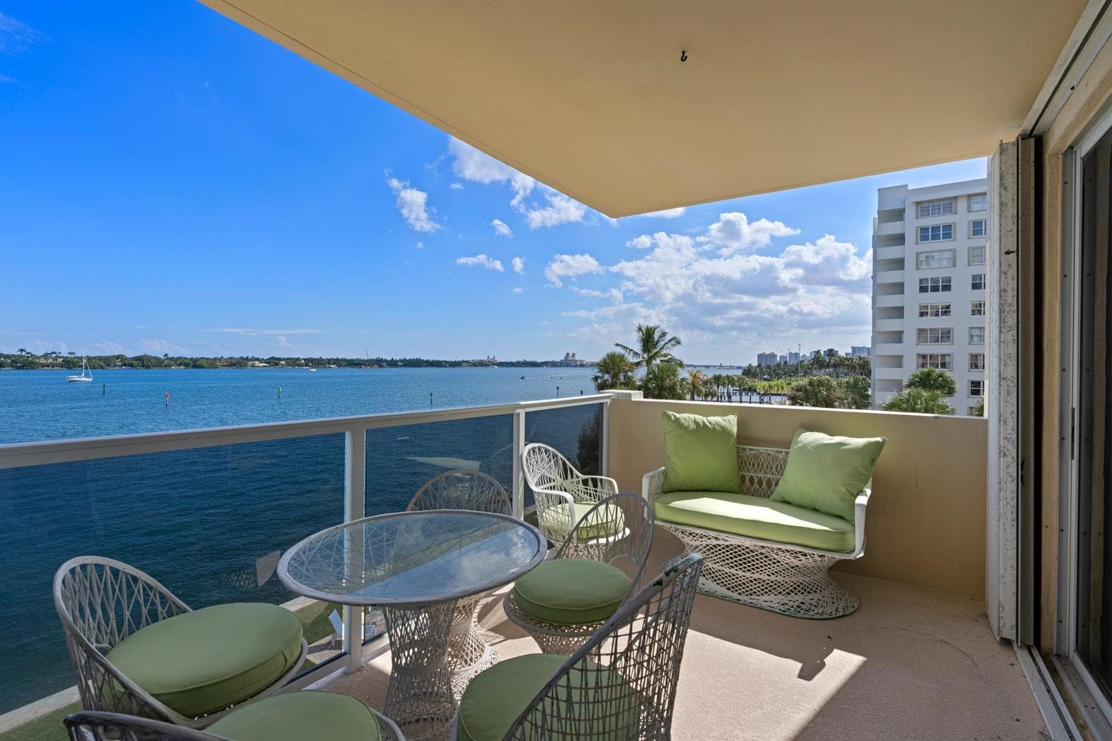 2800 N FLAGLER Drive 404 photo 4